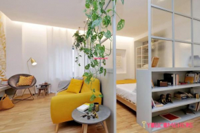 YCH-Renovated and design flat close to the center